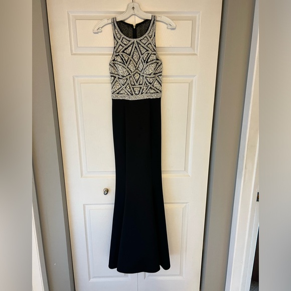 Beautiful Gown - Picture 2 of 4